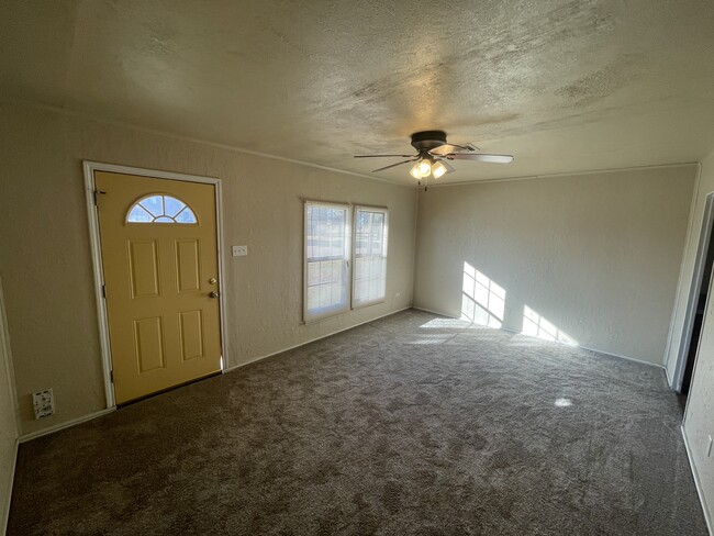 Living Room - 1001 Farley St