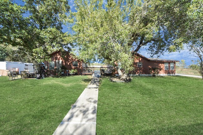 Building Photo - 2510 Delaware Ave