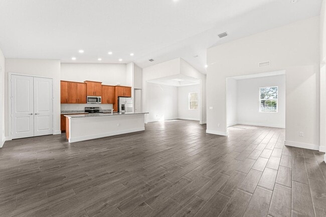 Building Photo - 15235 Tangelo Blvd