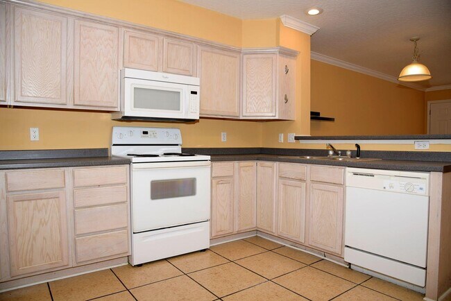 Building Photo - 1810 Shay-Lin Ct