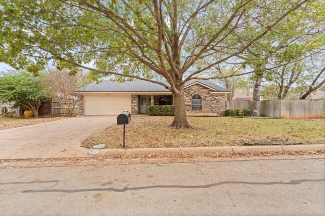 Building Photo - 608 Pleasant Manor Ave