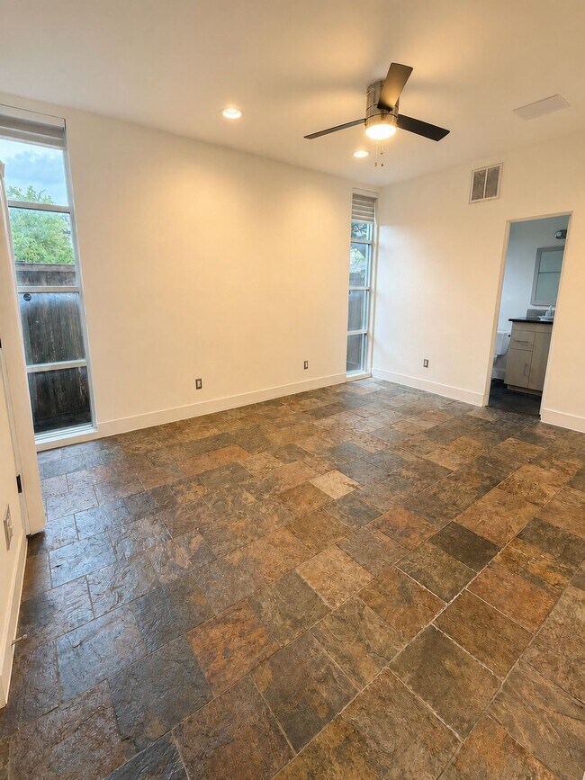 Building Photo - 6014 Fairdale Ln