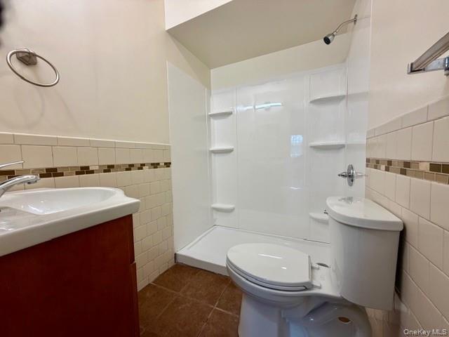 Building Photo - 185 E Lake Blvd