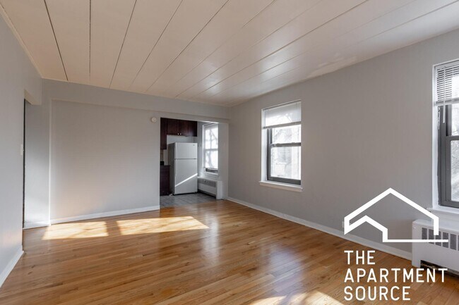 Building Photo - 1360 W Touhy Ave