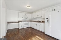 Building Photo - 98 N Bacton Hill Rd