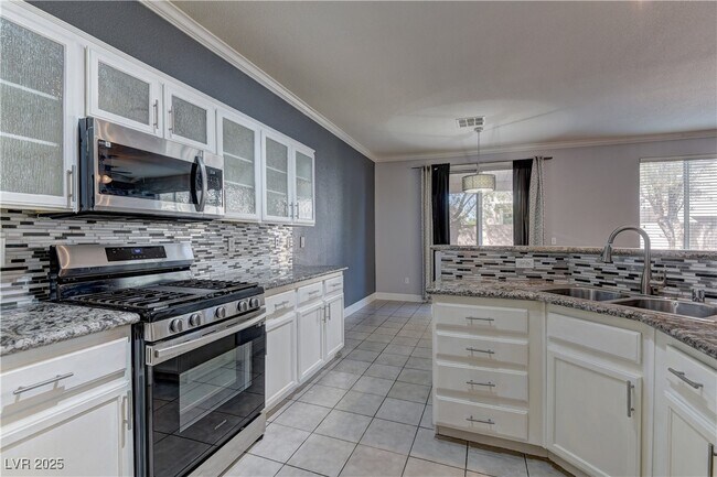 Building Photo - 10654 Solar Hawk Ave