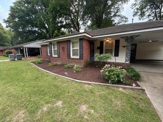Building Photo - 4623 Leatherwood Ave