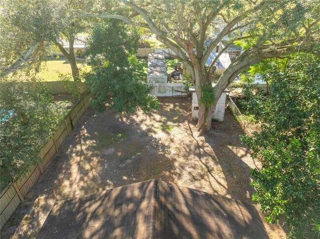 Building Photo - 908 Van Lieu St