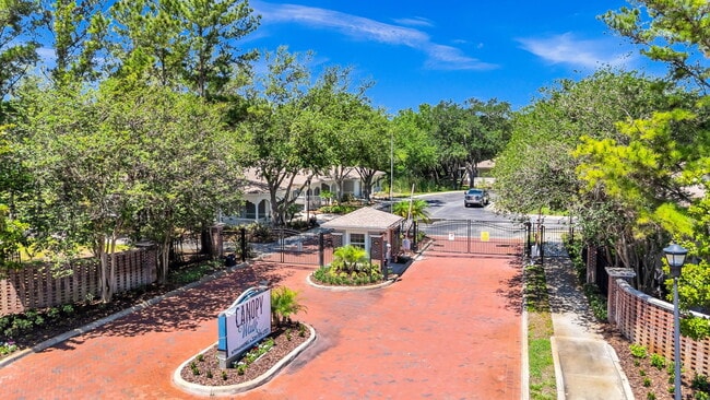 Building Photo - 2011 Villa Sites Dr
