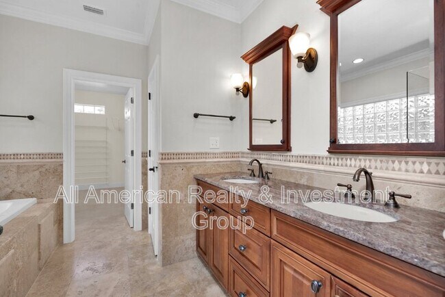 Building Photo - 1467 Oakmont Pl