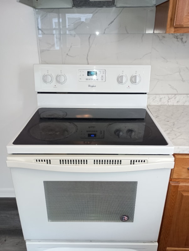 Building Photo - 1 A Saybrook Dr