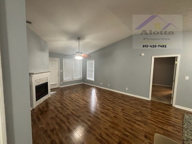 Building Photo - 505 Meadowland Ct