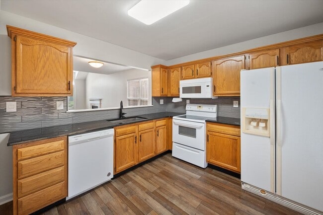 Building Photo - Beautiful 3-Bedroom Home on a Quiet Cul-de...