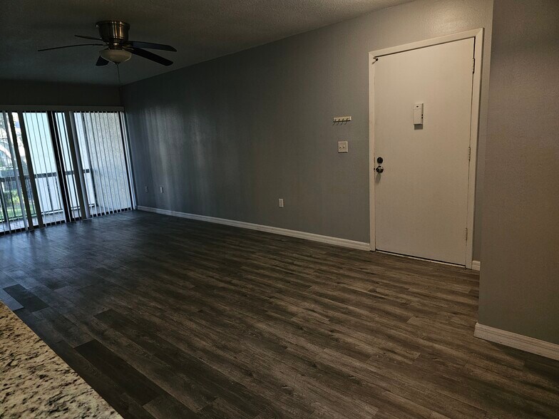 Building Photo - 3238 S Semoran Blvd