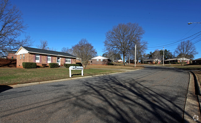 Building Photo - Hoffman Homes