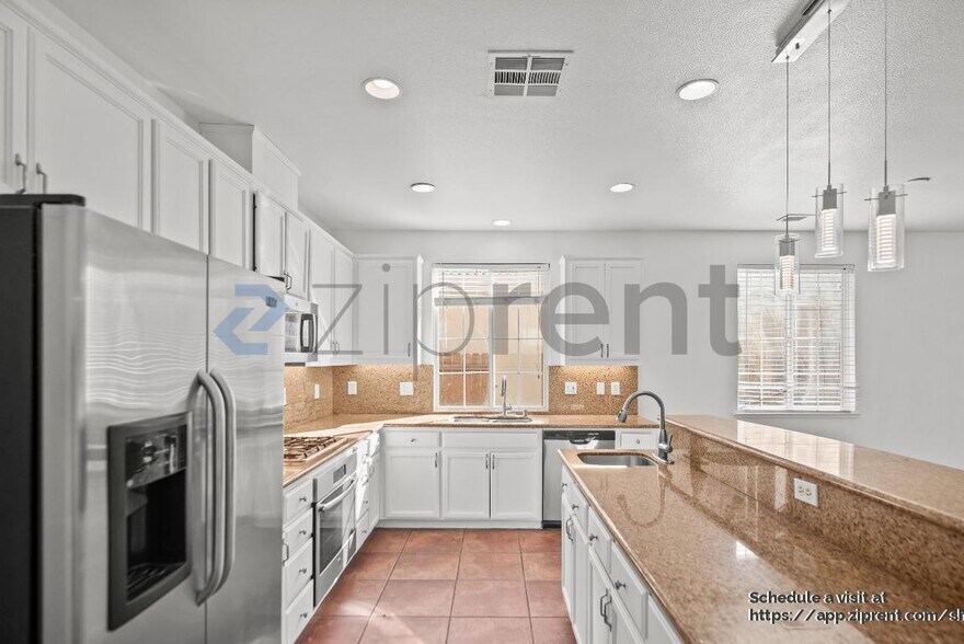 Building Photo - 207 Barcelona Dr