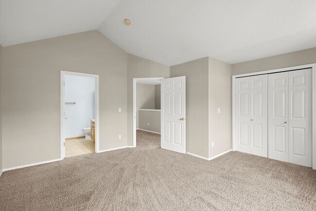 Building Photo - Fantastic Location - Beaverton 3 Bedroom, 2.5 Bath Townhome