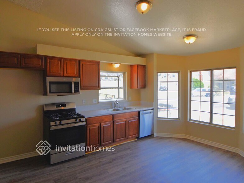 Building Photo - 11322 Fernwood Ave