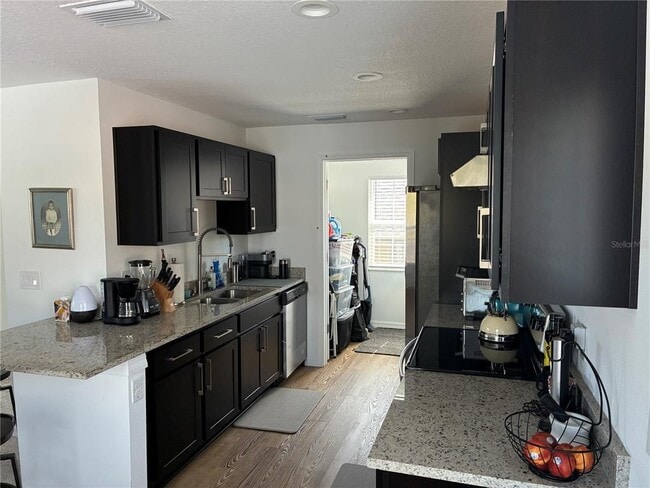 Building Photo - 2651 Bayside Dr S