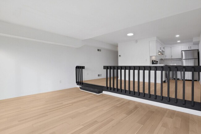 Building Photo - Now Pre-Leasing for April – August 2026: Fully Renovated 1BR Overlooking Riverview Park