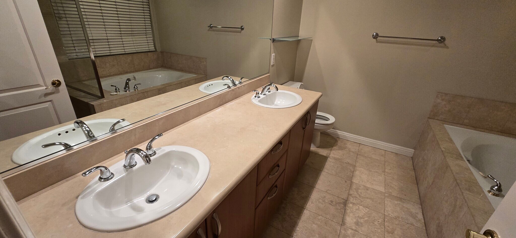 Building Photo - 2221 Grant Ave