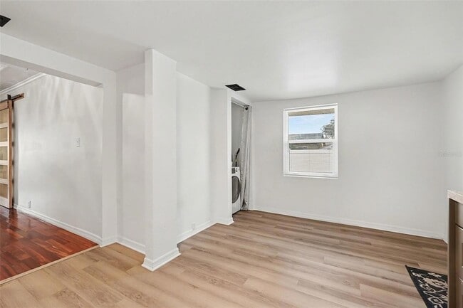 Building Photo - 6305 S MacDill Ave