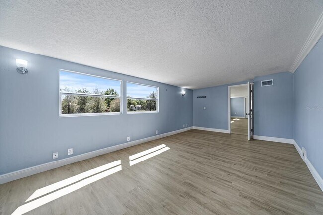 Building Photo - 9165 Atlas Dr
