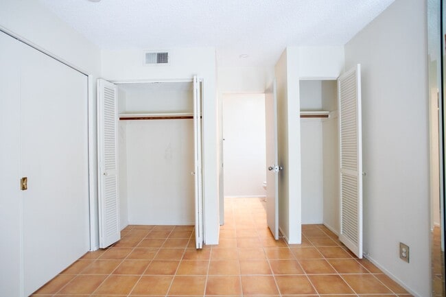 Building Photo - Mid-Century in Rancho Mirage!