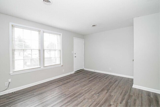 Building Photo - 812 Golf View Pl