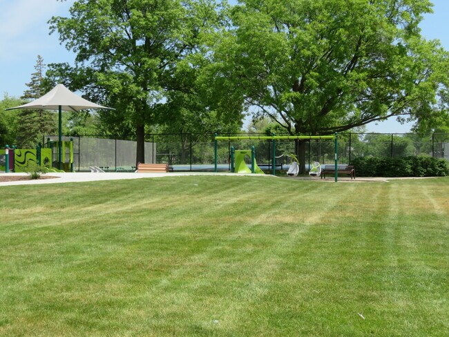 Building Photo - 932 Brantwood Ave