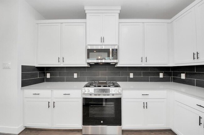 Building Photo - 1422 Shaded Rock Dr