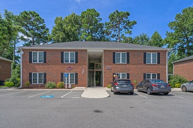 Building Photo - A two-bedroom this nice moves faster than a local taking the back way to avoid the 17 Bypass. Che...