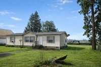Building Photo - *Summer Special* $400 Off First Month's Rent. Country Living in Junction City
