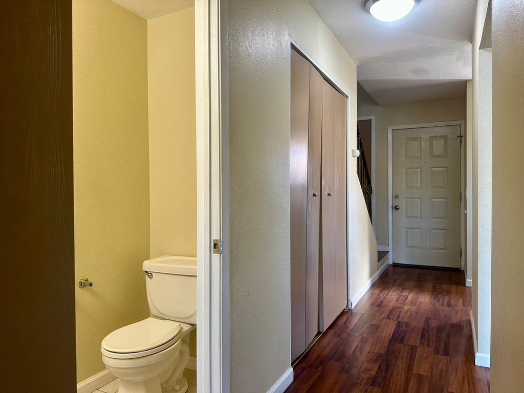 Building Photo - 1460 Parkway Dr