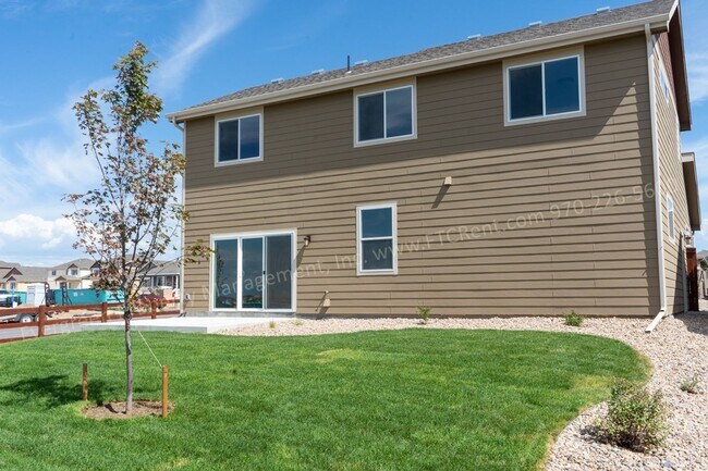 Building Photo - Gorgeous 4-Bed, 2.5 Bath Home in Windsor!