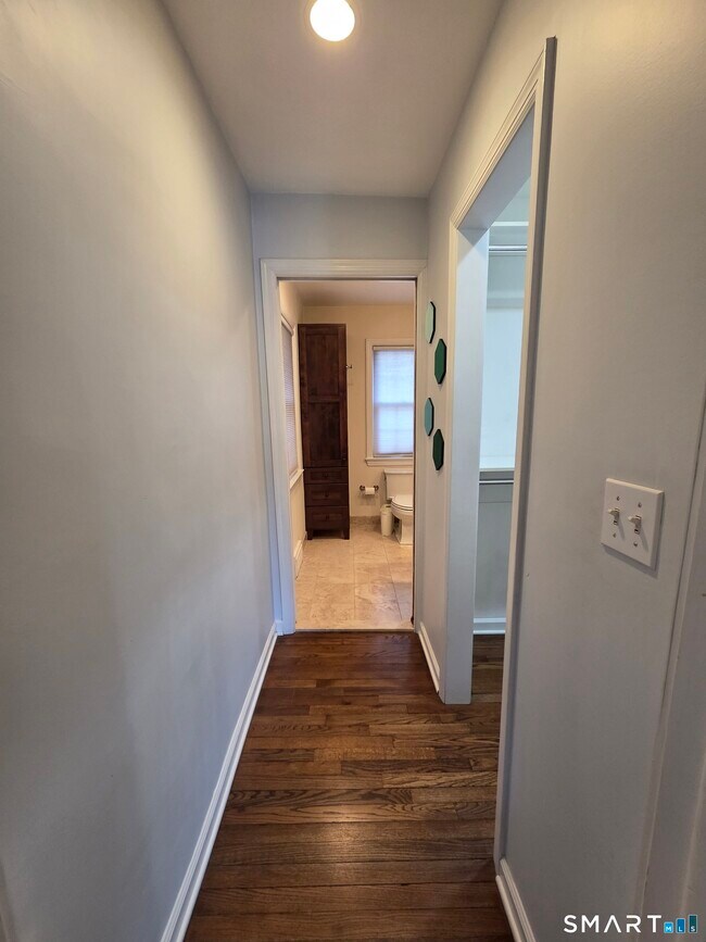 Building Photo - 51 Glendale Rd