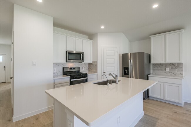 Building Photo - 31718 Hallington Hl Ln