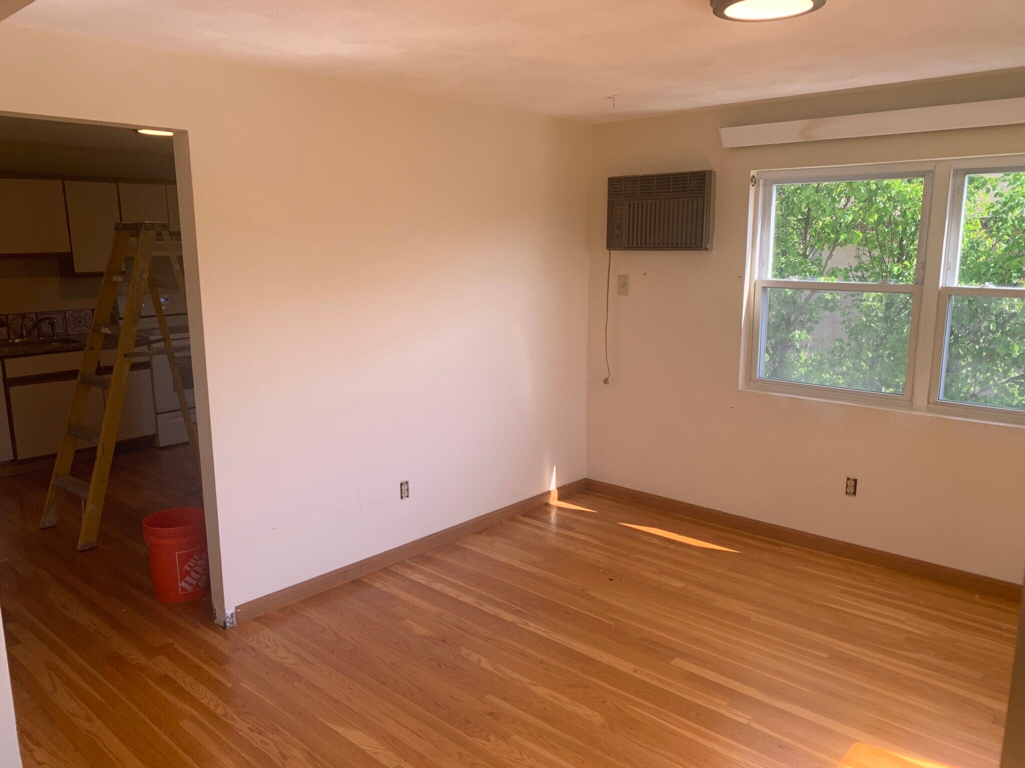 Building Photo - 60 Vineland St