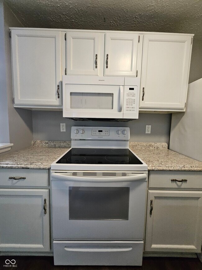 Building Photo - 9459 Timber View Dr