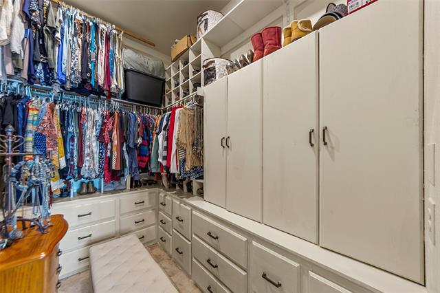 Building Photo - 652 Cottage Pl