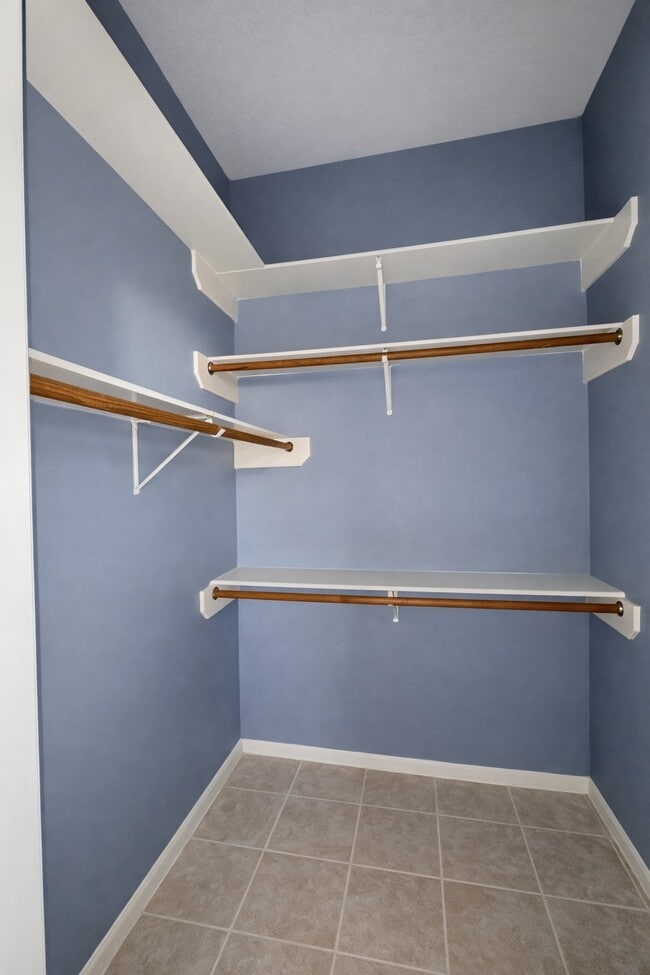 Building Photo - 6415 Autumn Thistle Dr