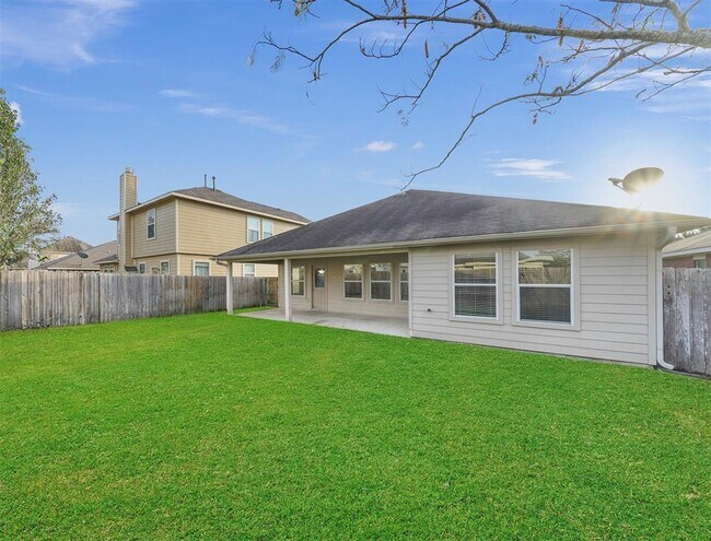 Building Photo - 25110 Hazel Ranch Dr