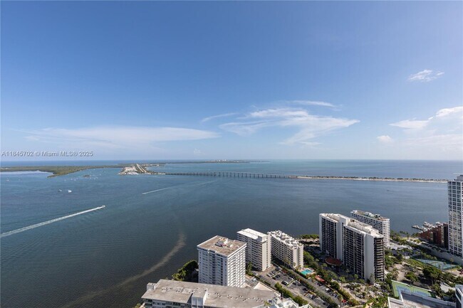 Building Photo - 1300 Brickell Bay Dr