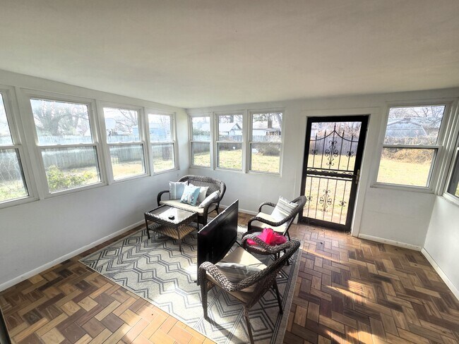 Building Photo - 3345 S Jefferson Ave