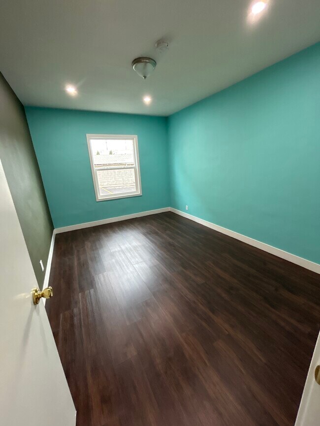 Bedroom #1 - 5510 York Blvd