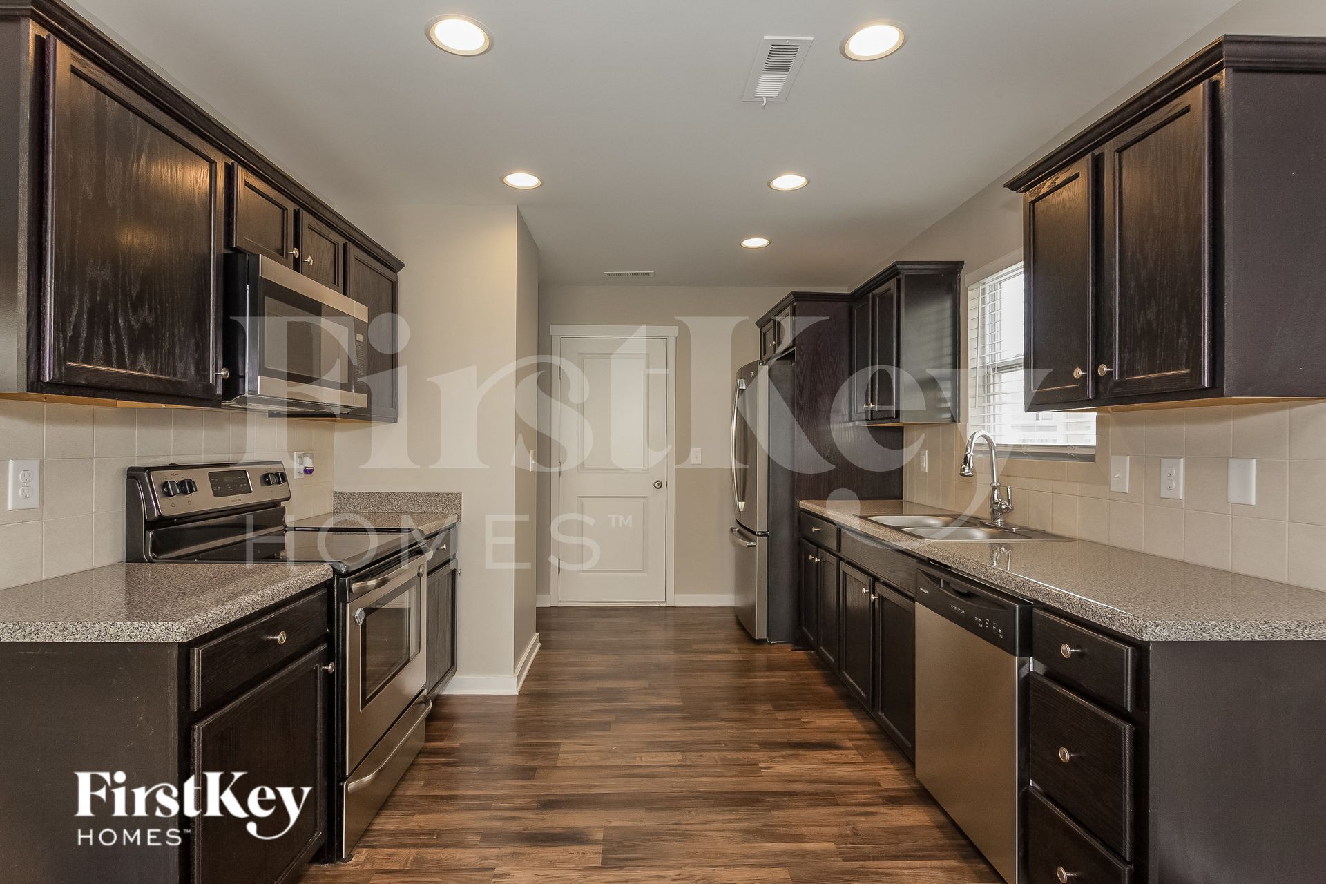 Building Photo - 4908 Gibbons Link Rd