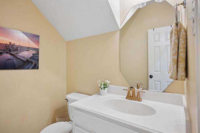 Building Photo - 2429 Southcourt Cir