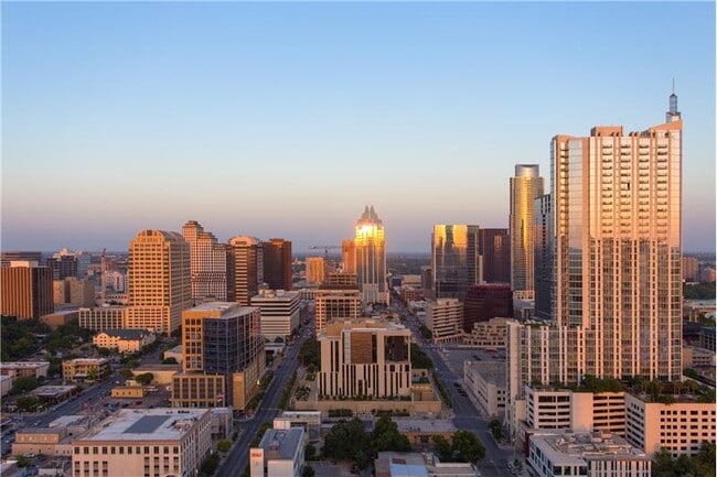 Primary Photo - 800 W 5th St