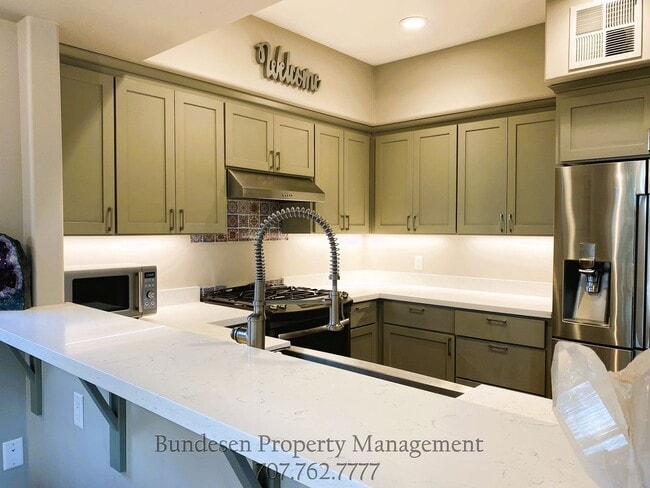 Building Photo - 1581 Cali Ln