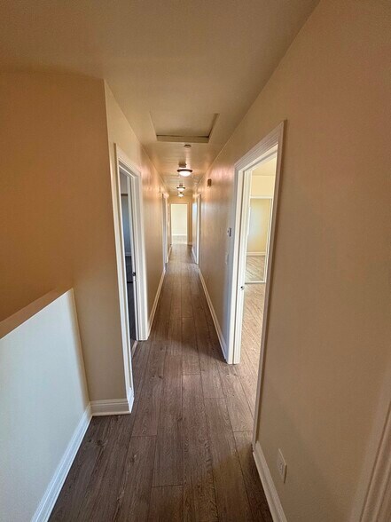 Building Photo - 214 E 101st St